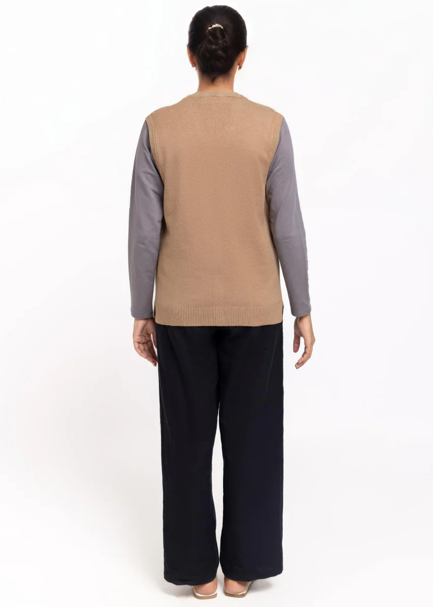 D-Beige-V-Cardigan Sando Sweater (25Y-206-67) - Image 2