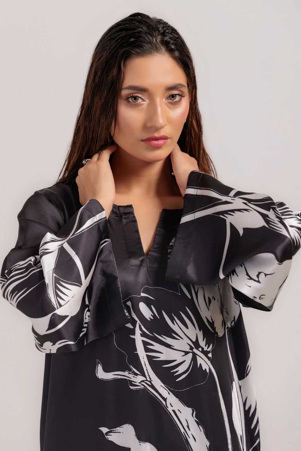 B-WHITE-SILK-2 PIECE (WS7242P15) - Image 4