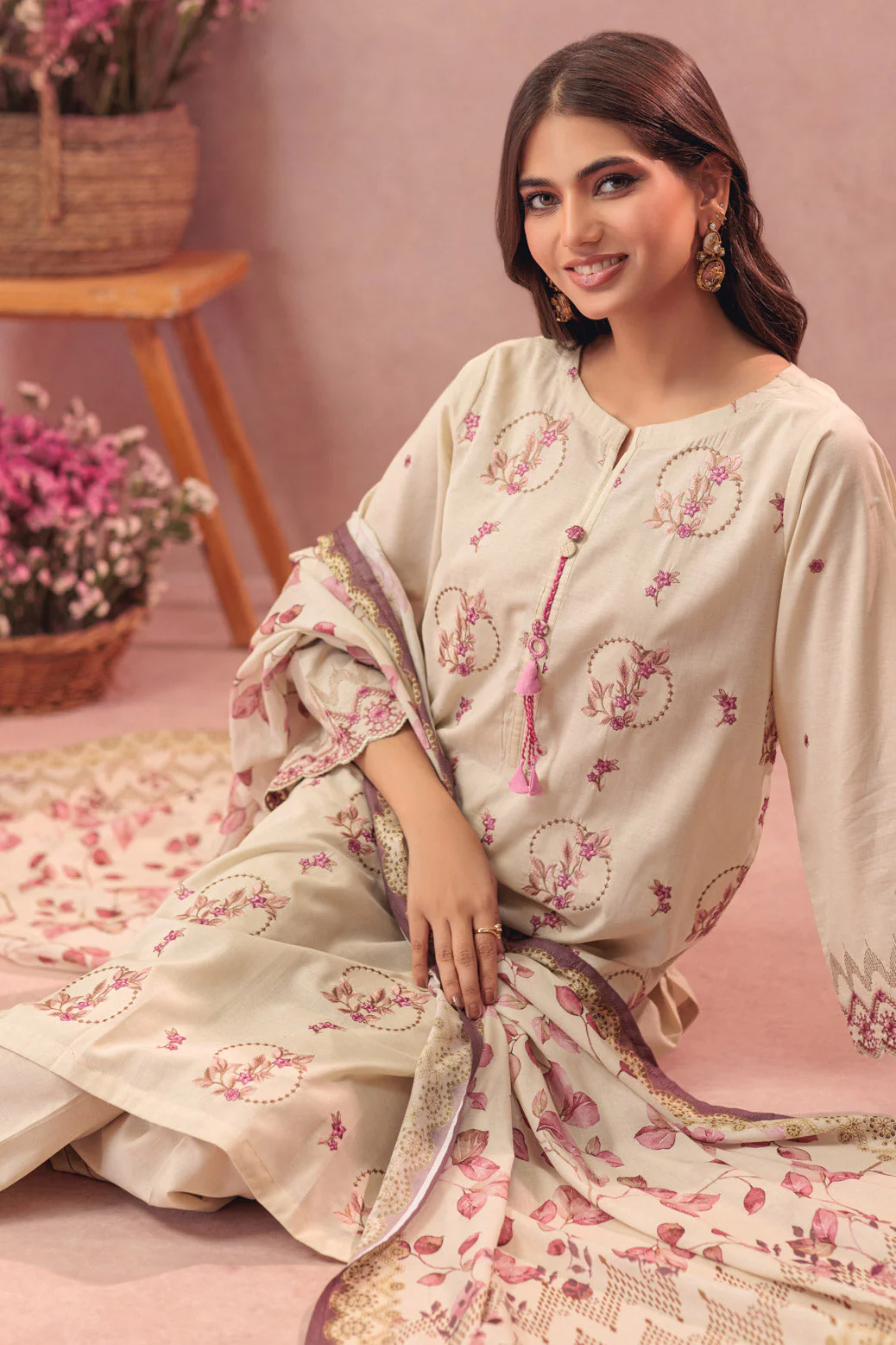 BEIGE-CAMBRIC-3 PIECE (SS1243P18) - Image 3