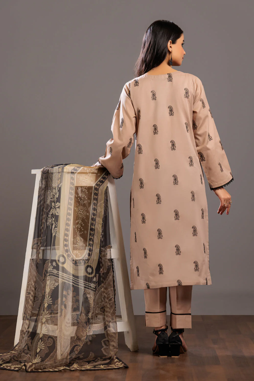 BEIGE-CHIKANKARI-3 PIECE (WHS223P07) - Image 5