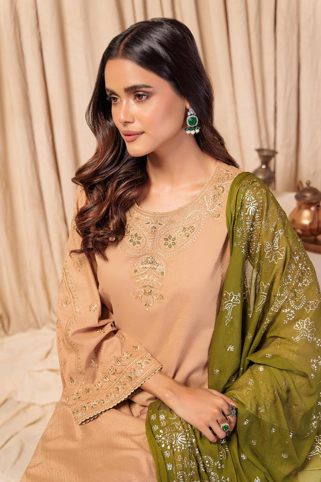 BEIGE-JACQUARD-3 PIECE (HV5C233P02) - Image 4