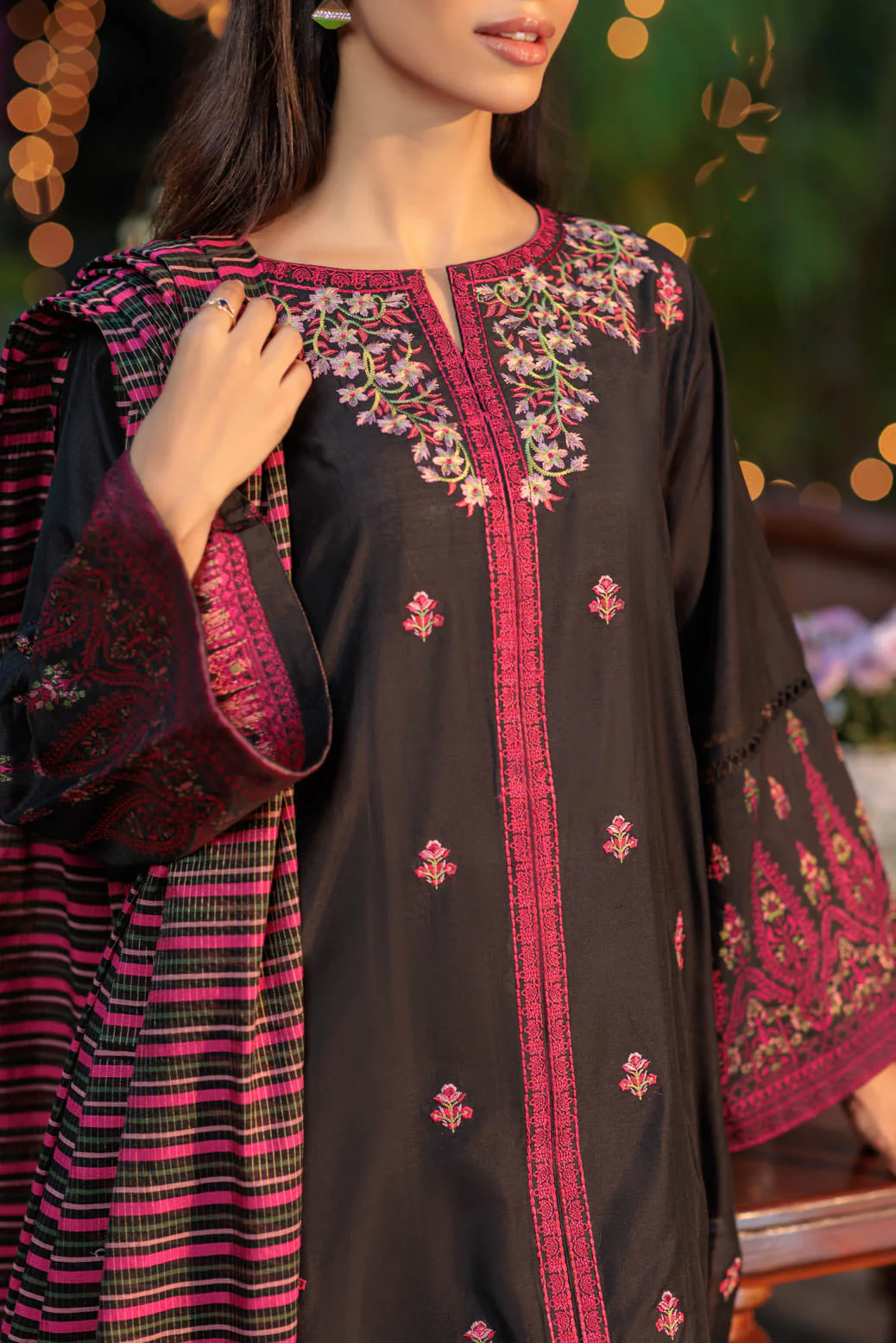 BLACK-RAW SILK-3 PIECE (6S24C3P190) - Image 2