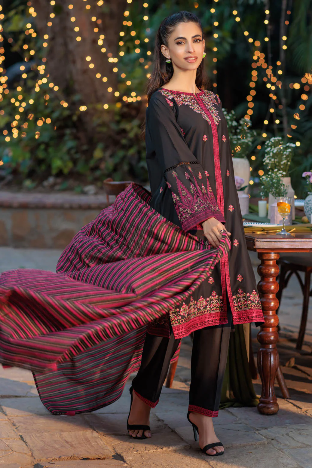 BLACK-RAW SILK-3 PIECE (6S24C3P190) - Image 3