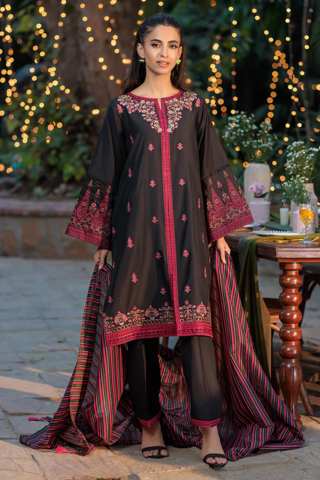 BLACK-RAW SILK-3 PIECE (6S24C3P190) - Image 4