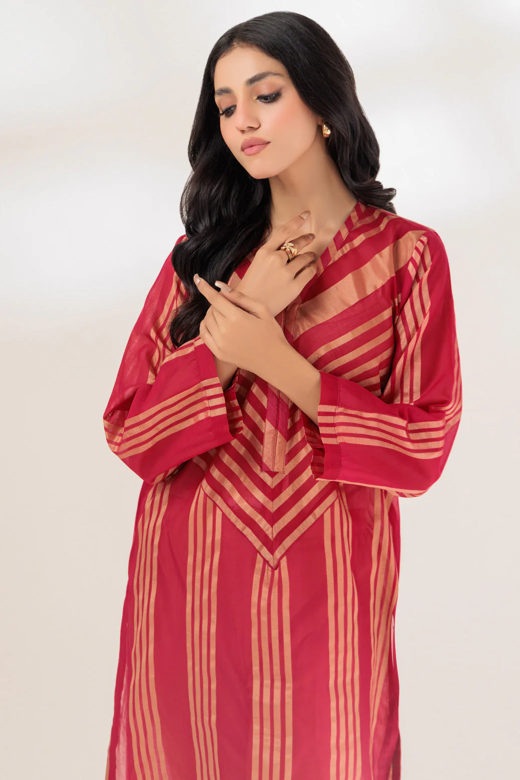 RED-DYED ZARI-1 PIECE (SAS231P10) - Image 4