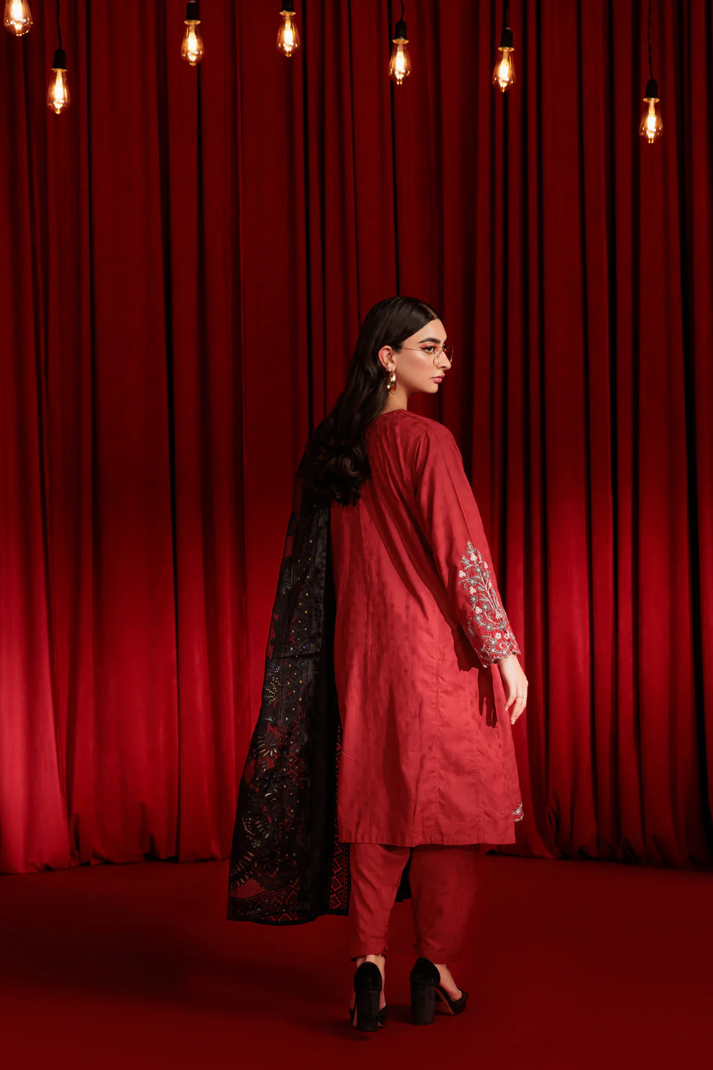 RED-JACQUARD-3 PIECE (BS2243P16) - Image 4