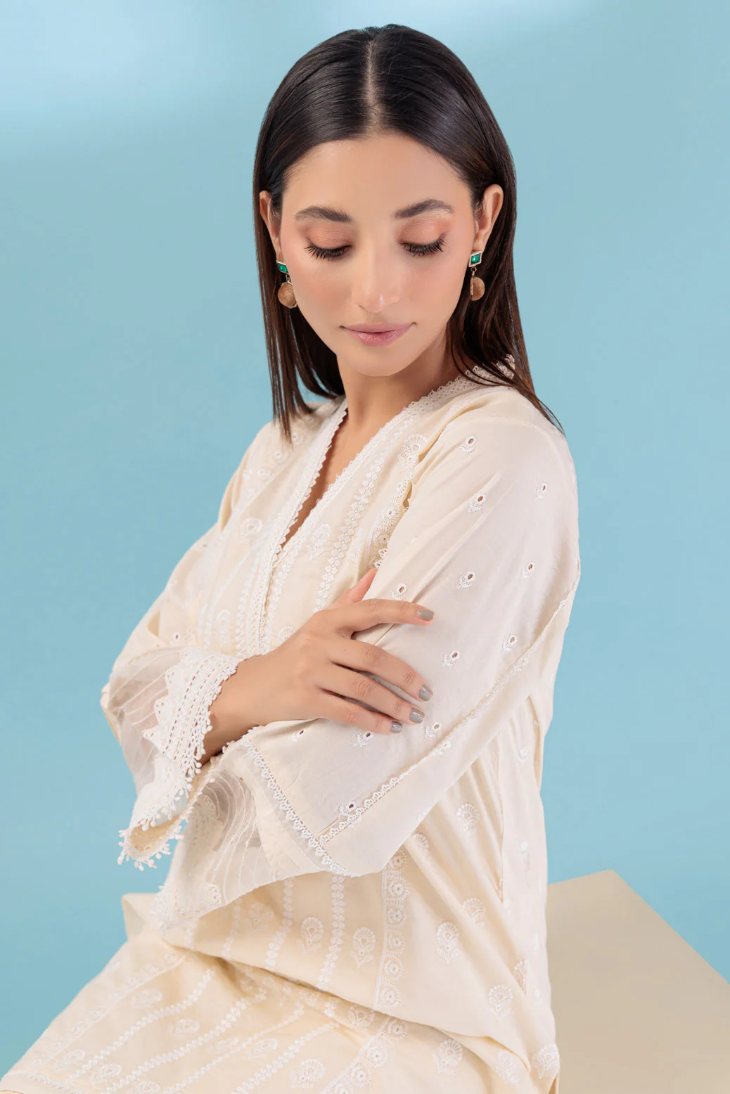 WHITE-CAMBRIC-2 PIECE (SSS232P24) - Image 4
