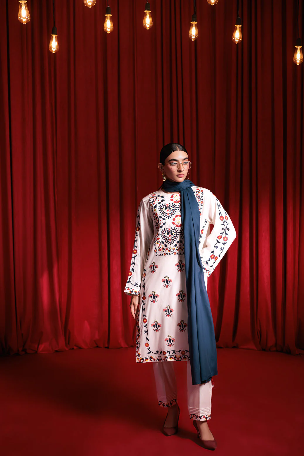 WHITE-CAMBRIC-3 PIECE (BPS7243P01) - Image 3