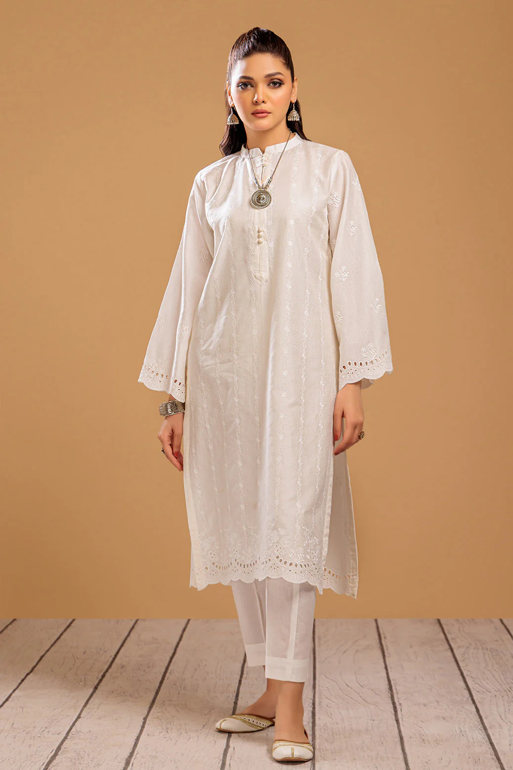 WHITE-CHIKANKARI-1 PIECE (SRS231P01) - Image 4
