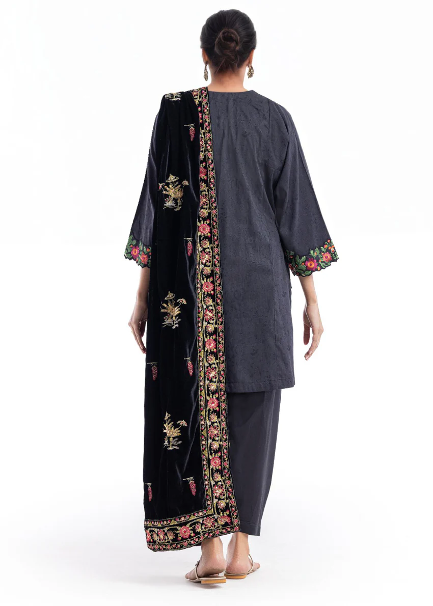 Embroidered Velvet Shawl (WPSHWBS26F2) - Image 2
