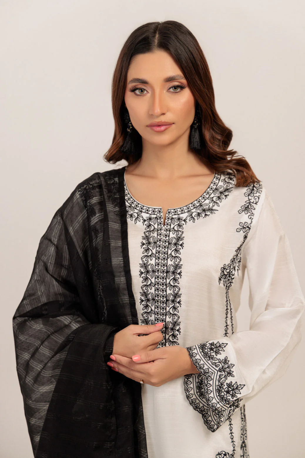 WHITE-SILK-3 PIECE (WS5243P09) - Image 2