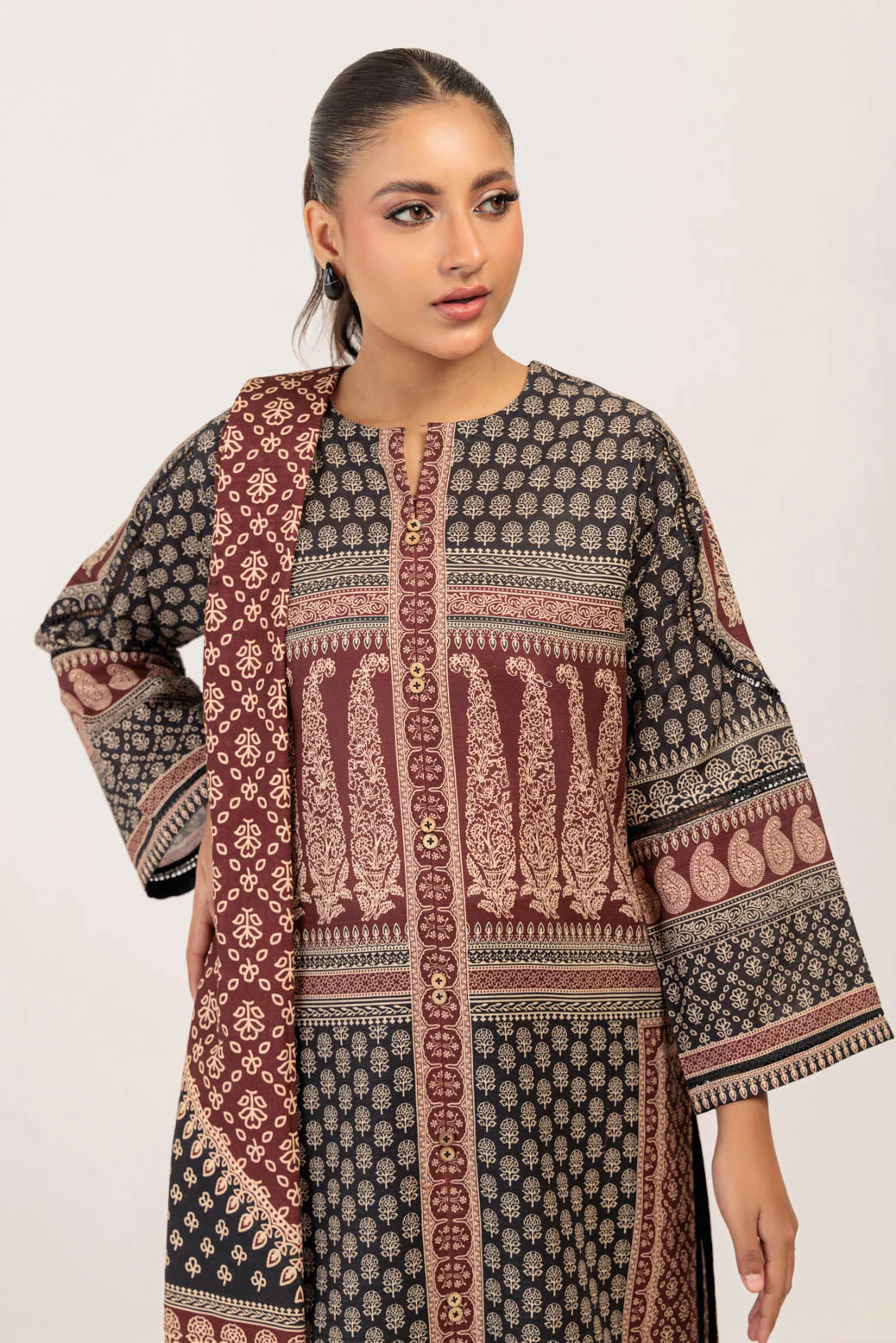 BLACK-KHADDAR-3 PIECE (WS6243P48) - Image 4