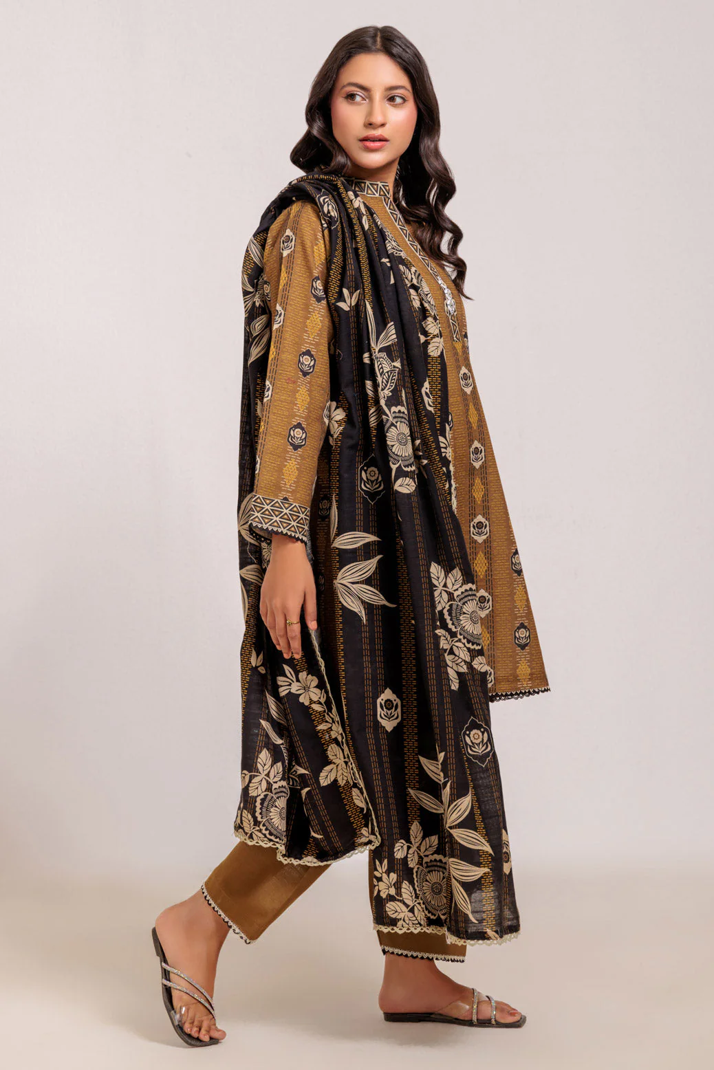 OLIVE-KHADDAR-3 PIECE (WS6243P52) - Image 3