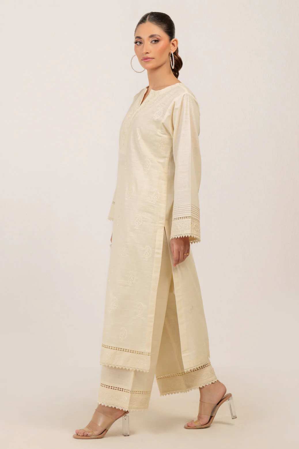 O-WHITE-KHADDAR-2 PIECE (WS7242P18) - Image 3