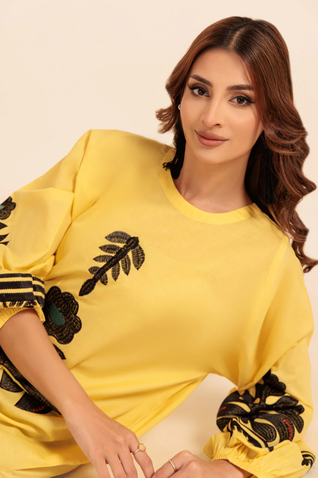 YELLOW-CAMBRIC-2 PIECE (BS7242P22) - Image 3